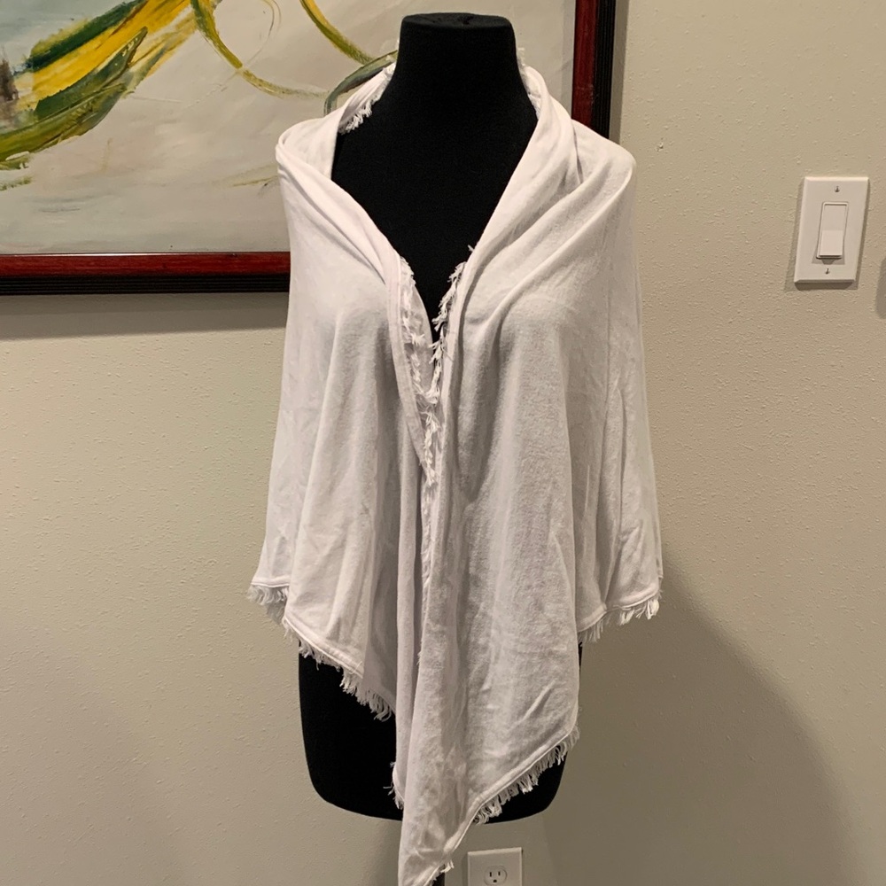 MinnieRose cotton frayed fringe shawl white NWT